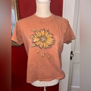 Sunflower Graphic Tee in Warm Orange/rust color size small